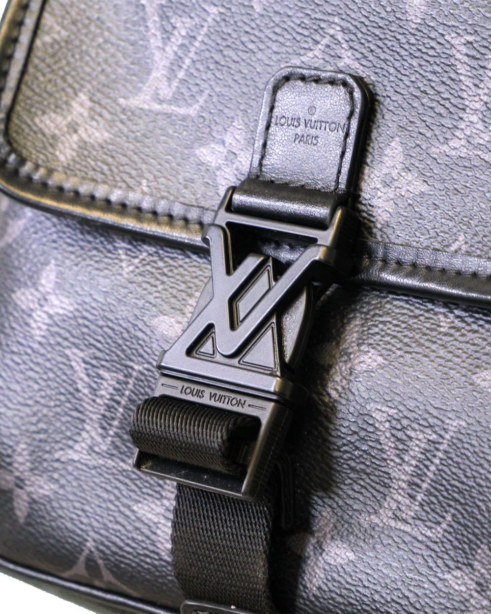 Louis Vuitton Getaway Messenger Bag