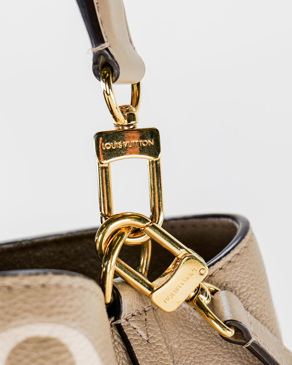 Louis Vuitton NéoNoé MM Bucket Bag